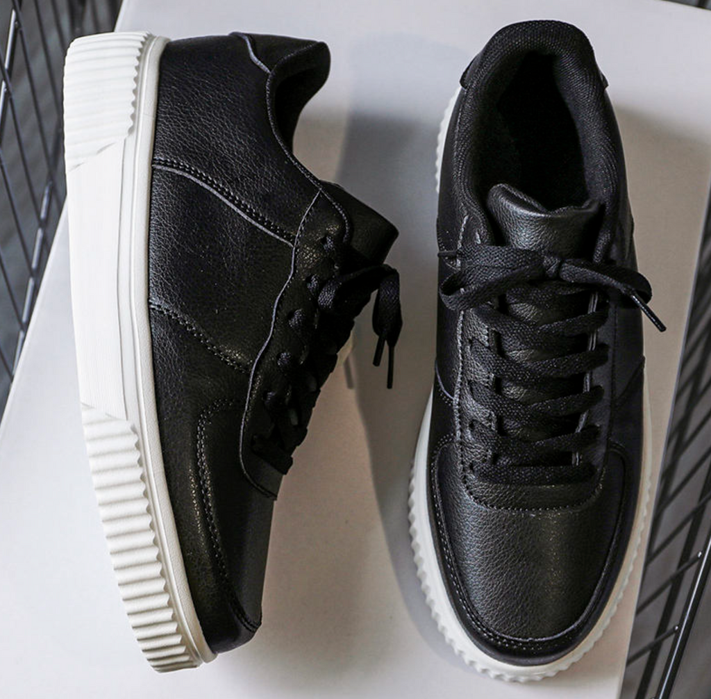 Men’s Flat Skateboard Sneakers