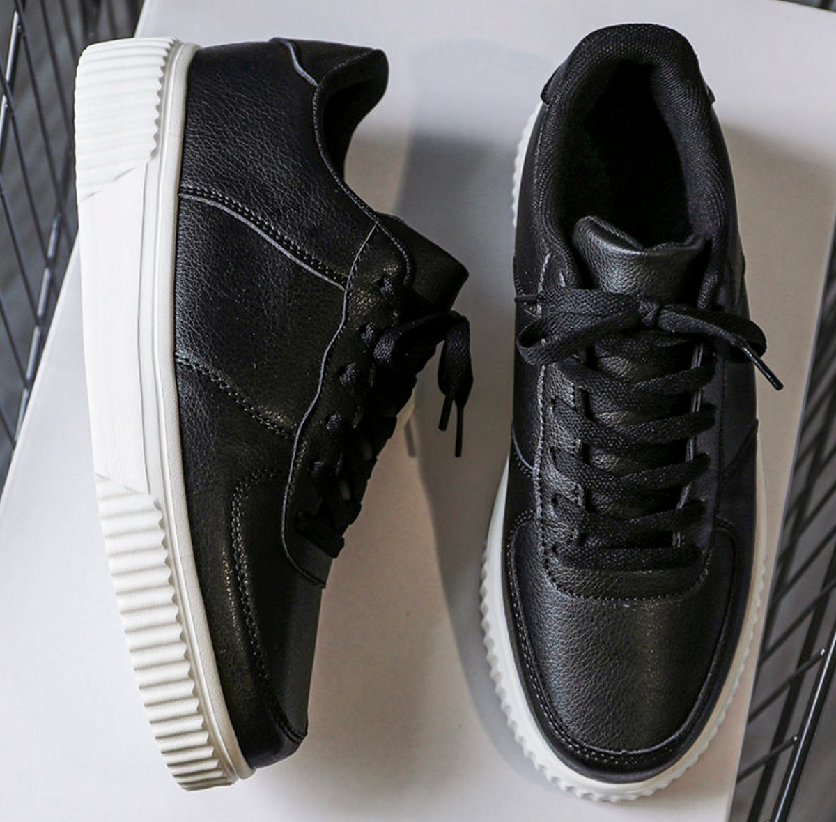Men’s Flat Skateboard Sneakers